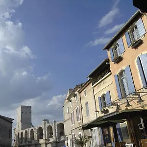 Le Calendal 3* Arles